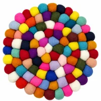 Mantel individual redondo de bolas de fieltro - 20 cm multicolor