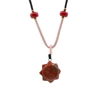 Collar de cuerda con colgante de piedra preciosa - Cara del Sol de cornalina