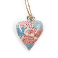 Pequeño corazone de madera Decorativo - cuadros azules y rojos