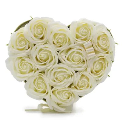 Caja de Regalo - Flor de Jabón  13 Rosas Crema - corazon