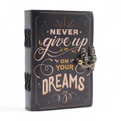 Cuaderno con estampado de cuero – Nunca dejes de perseguir tus sueños - 17.8×12.7 cm