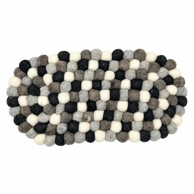 Tapete central ovalado de bolas de fieltro - 38 x 18 cm, color gris multicolor