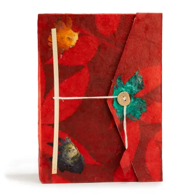 Lokta Bold Floral Notebook – Grande (21x15cm) – 45 hojas – Incluye marcador – rubí