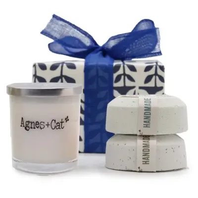 Set de Regalo: Bombas de baño Sal Marina y Musgo & Dolly Azul + Vela de Violeta de Parma