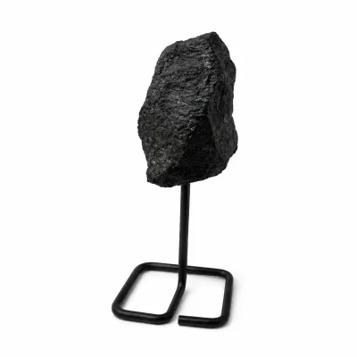 Muestra mineral en soporte metálico - Turmalina negra