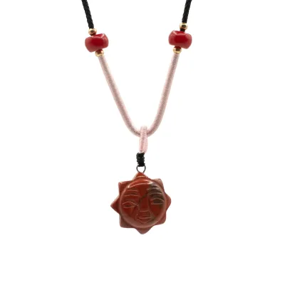 Collar de cuerda con colgante de piedra preciosa - Cara del Sol de cornalina