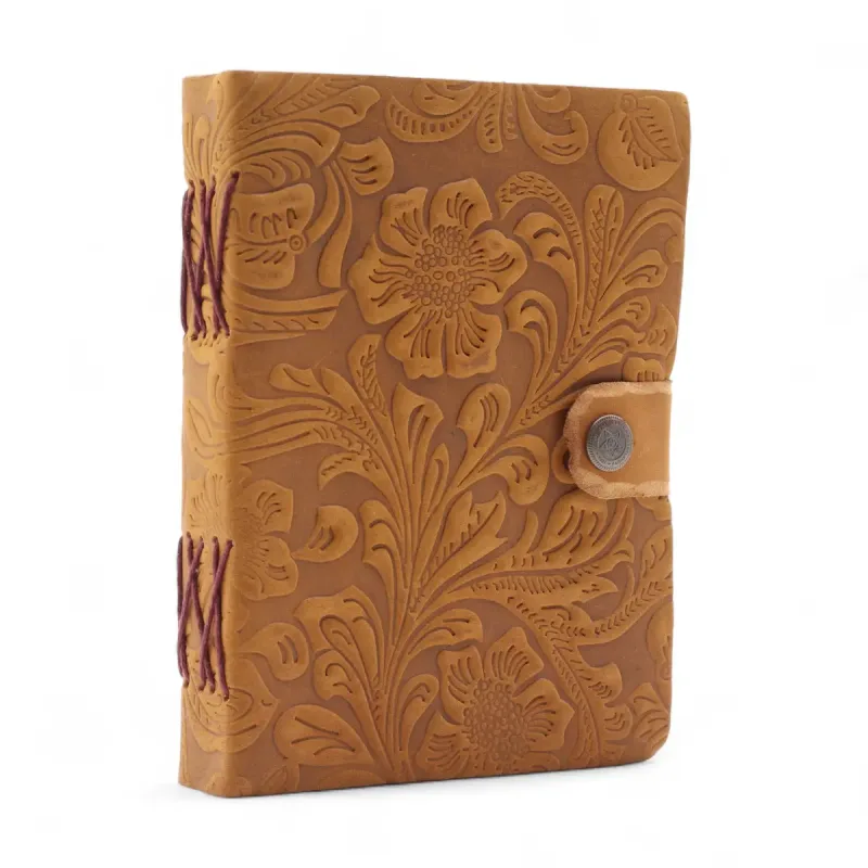 Cuaderno de cuero con relieve – Patrón floral en tono beige –  17.8×12.7 cm