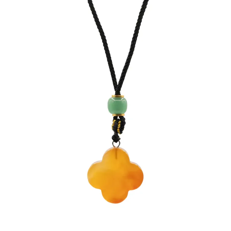 Collar de cordón Colgante de piedra preciosa - Jade rojo en forma de trébol