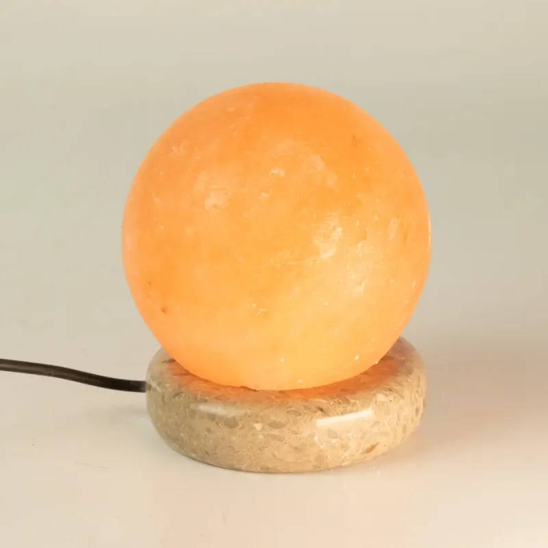 Lámpara de sal de bola USB de calidad - 8 cm
